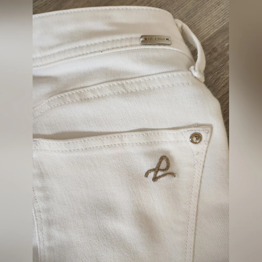 3/$25 DL1961 Emma White Jean Legging size 24